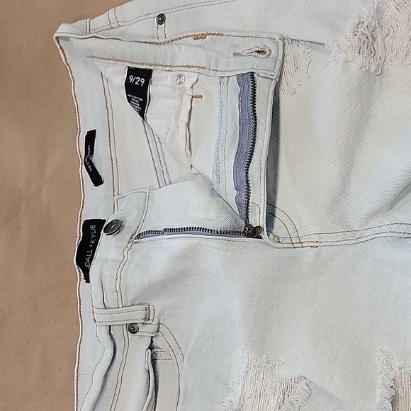 Kendall + Kylie Size 9/29 The Icon Short, Light Wash Denim Shorts - Picture 9 of 12